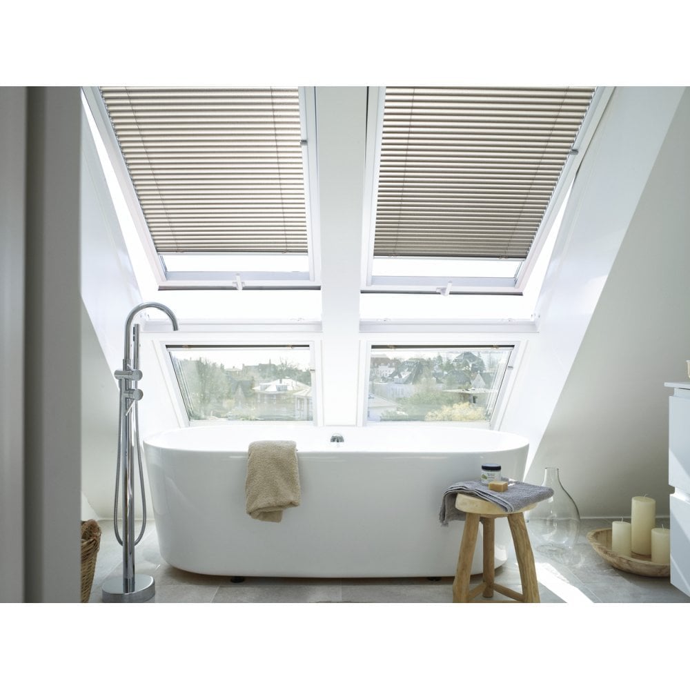 Velux Venetian Blind In Brushed Silver
