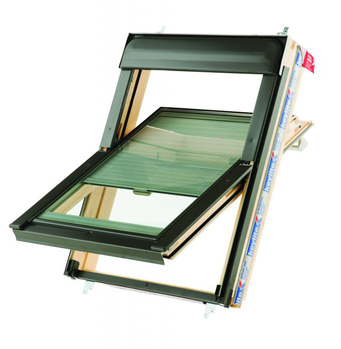 Keylite Remote Operated Electric Integral Blind Pine Centre Pivot Pitched Roof Windows